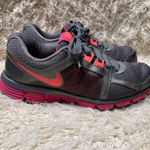 Nike Women's Gray and Pink Training Sneakers